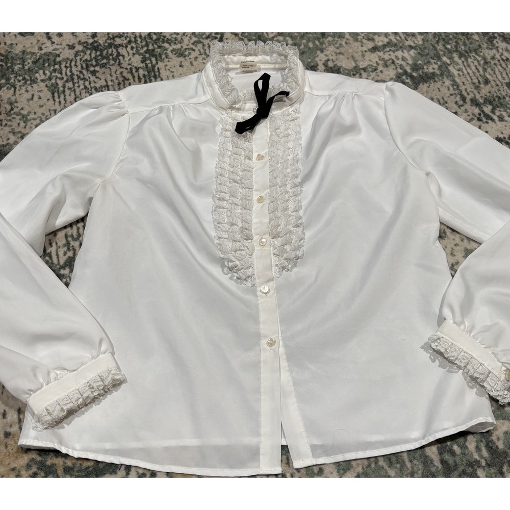 vintage-style white tuxedo ruffle blouse Women's Large